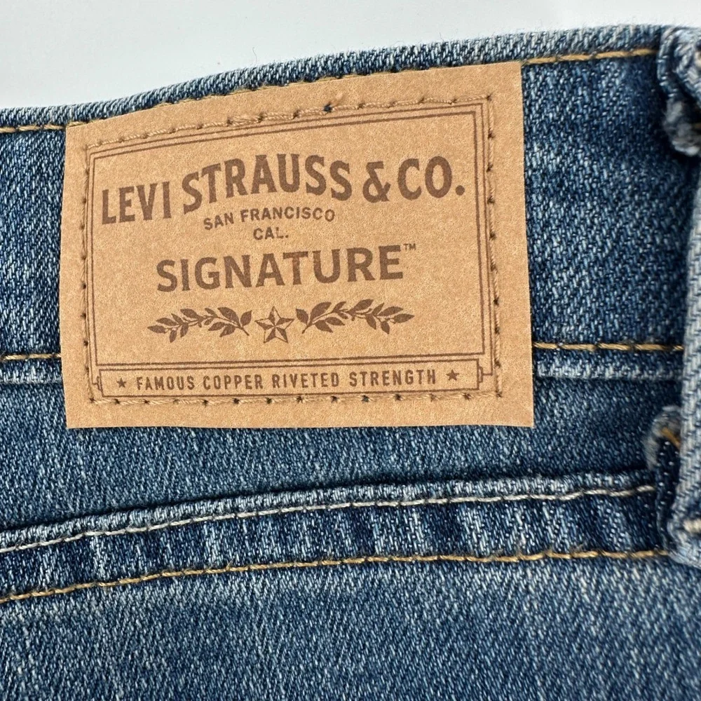 Levi Strauss Signature Womens Size 10M Blue Mid Rise Bootcut Jeans W30 L32 - Picture 5 of 12